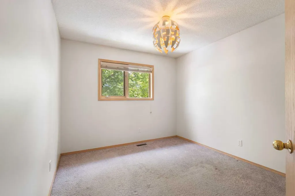 17 Patina Park SW Calgary AB T3H 3E1
