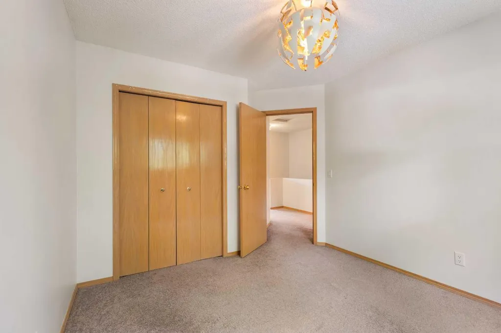 17 Patina Park SW Calgary AB T3H 3E1