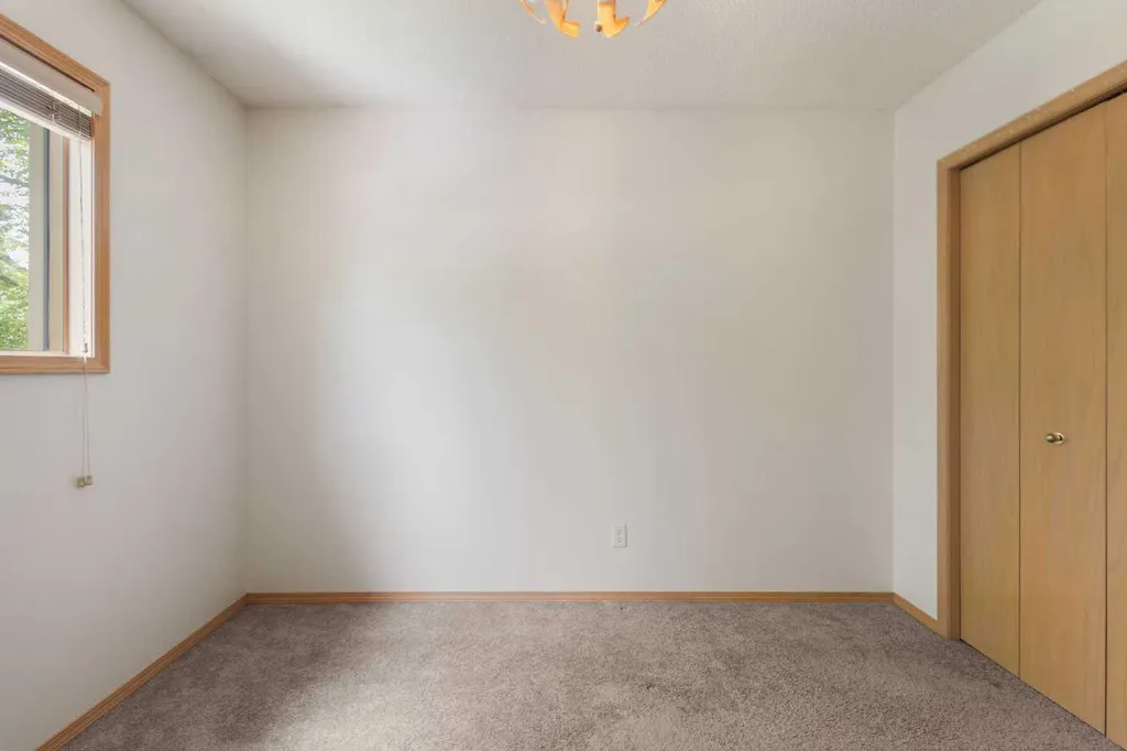 17 Patina Park SW Calgary AB T3H 3E1