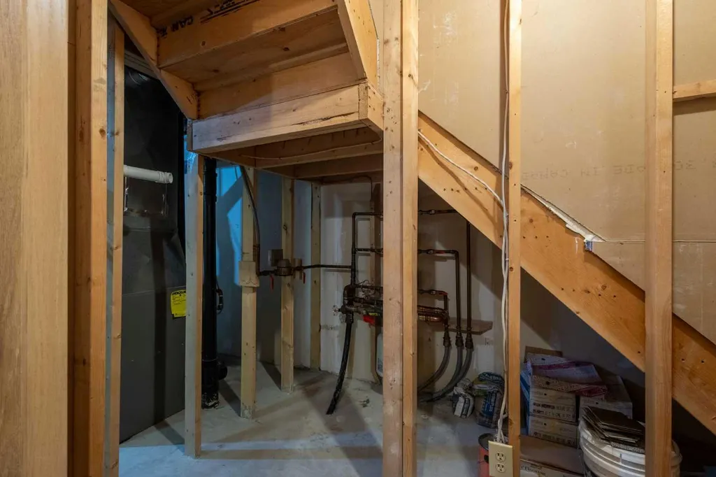 17 Patina Park SW Calgary AB T3H 3E1