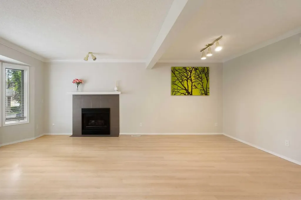 17 Patina Park SW Calgary AB T3H 3E1