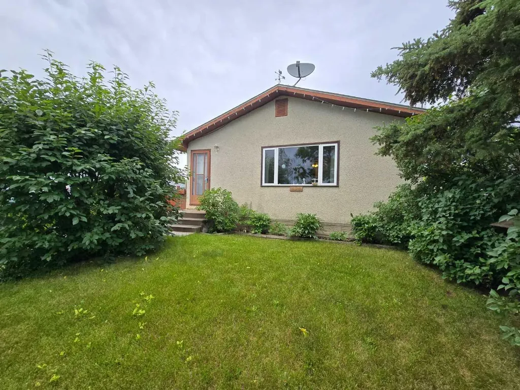 4610 52 Avenue Grimshaw AB T0H 1W0