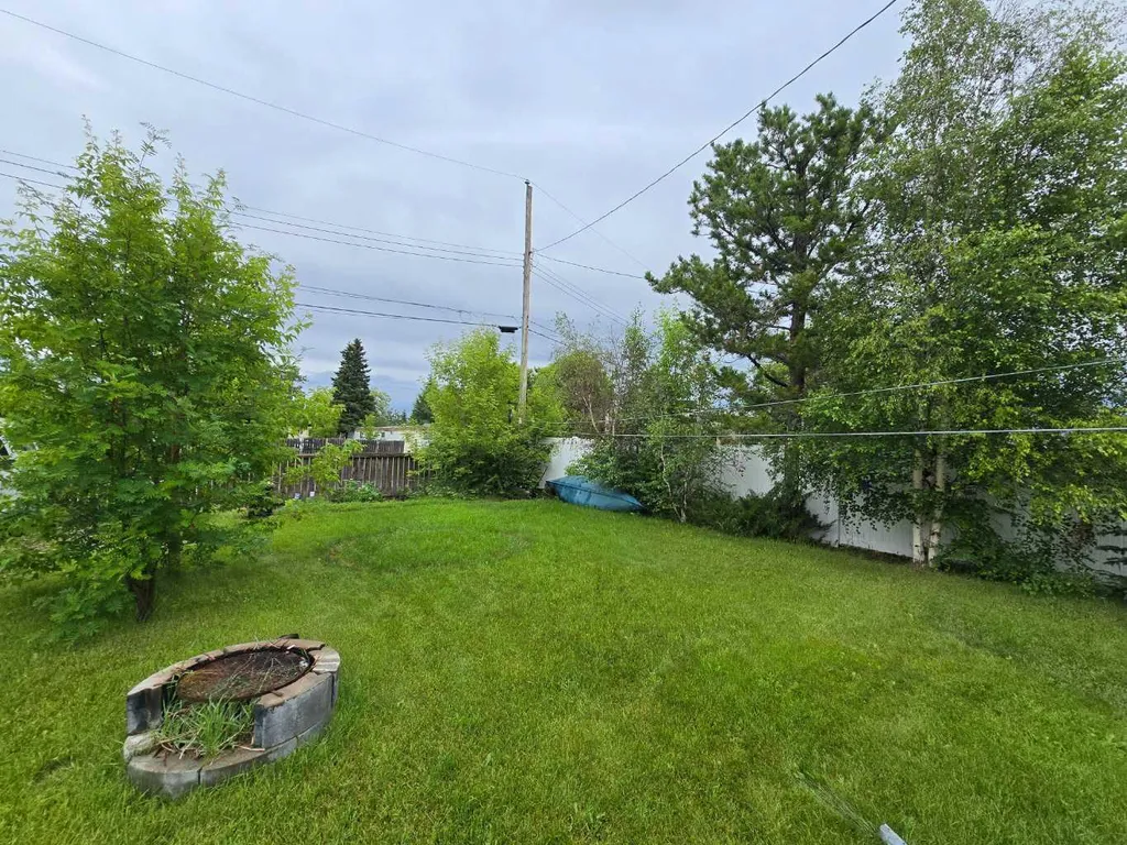 4610 52 Avenue Grimshaw AB T0H 1W0