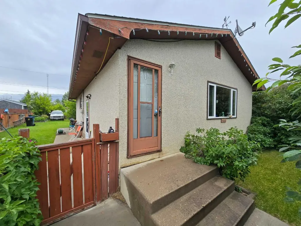 4610 52 Avenue Grimshaw AB T0H 1W0