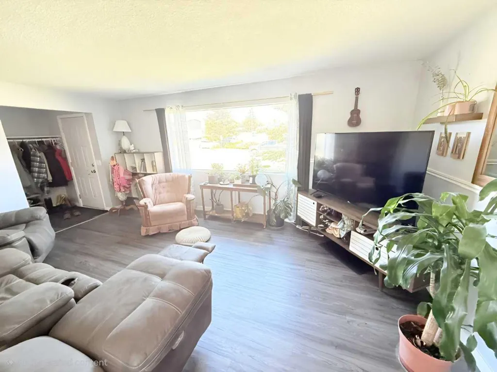 9517 89 Avenue Peace River AB T8S1G7