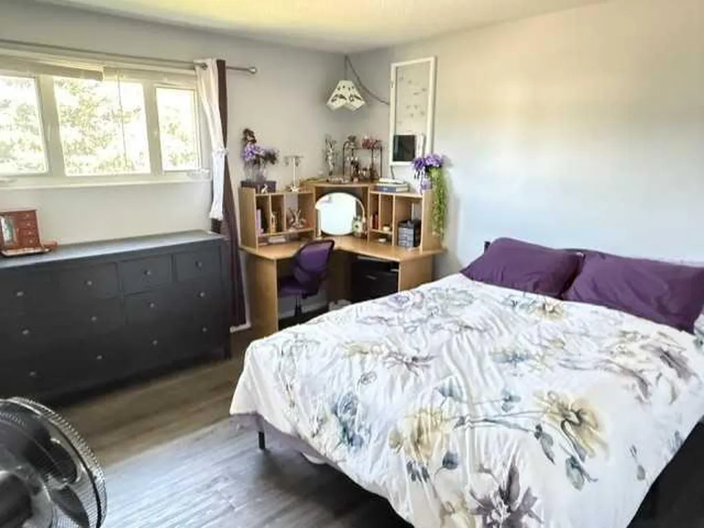 9517 89 Avenue Peace River AB T8S1G7
