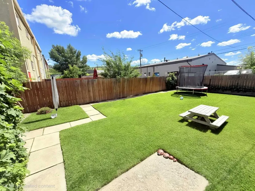 9517 89 Avenue Peace River AB T8S1G7