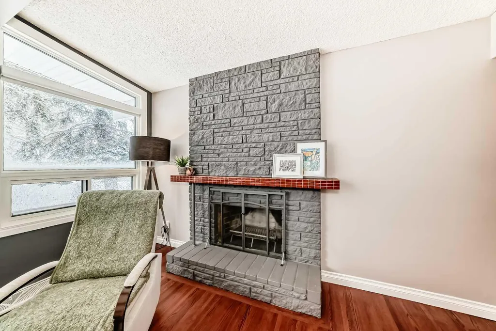 8043 Elbow Drive SW Calgary AB T2V 1K5
