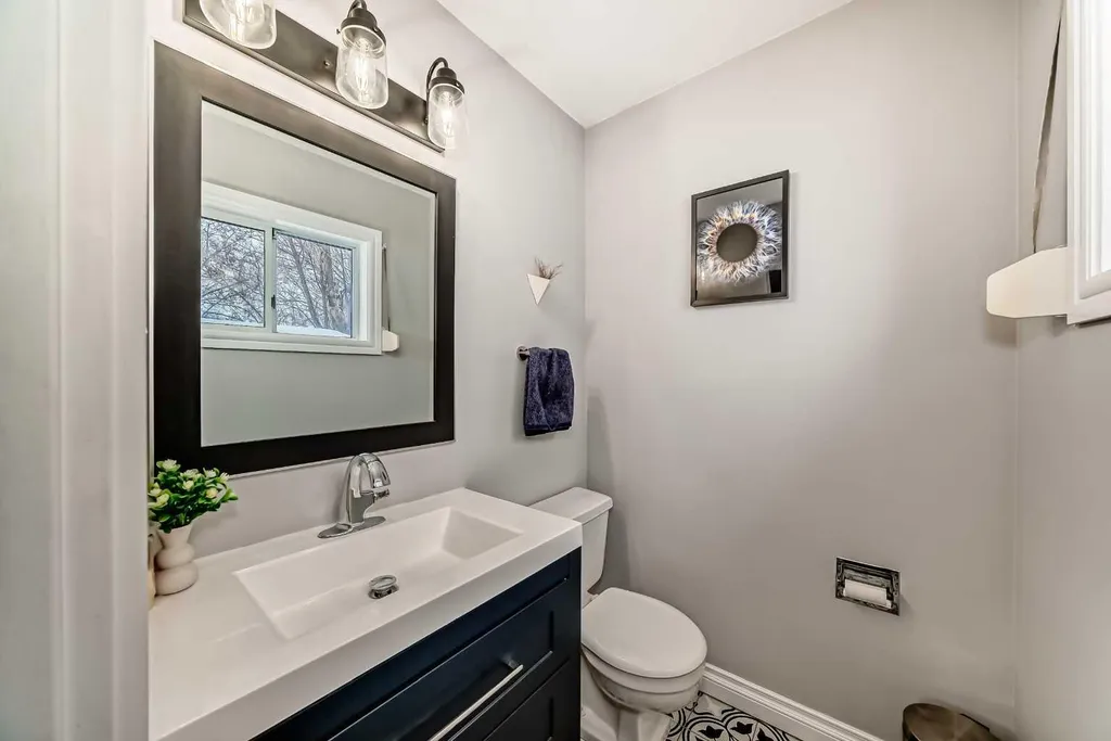 8043 Elbow Drive SW Calgary AB T2V 1K5