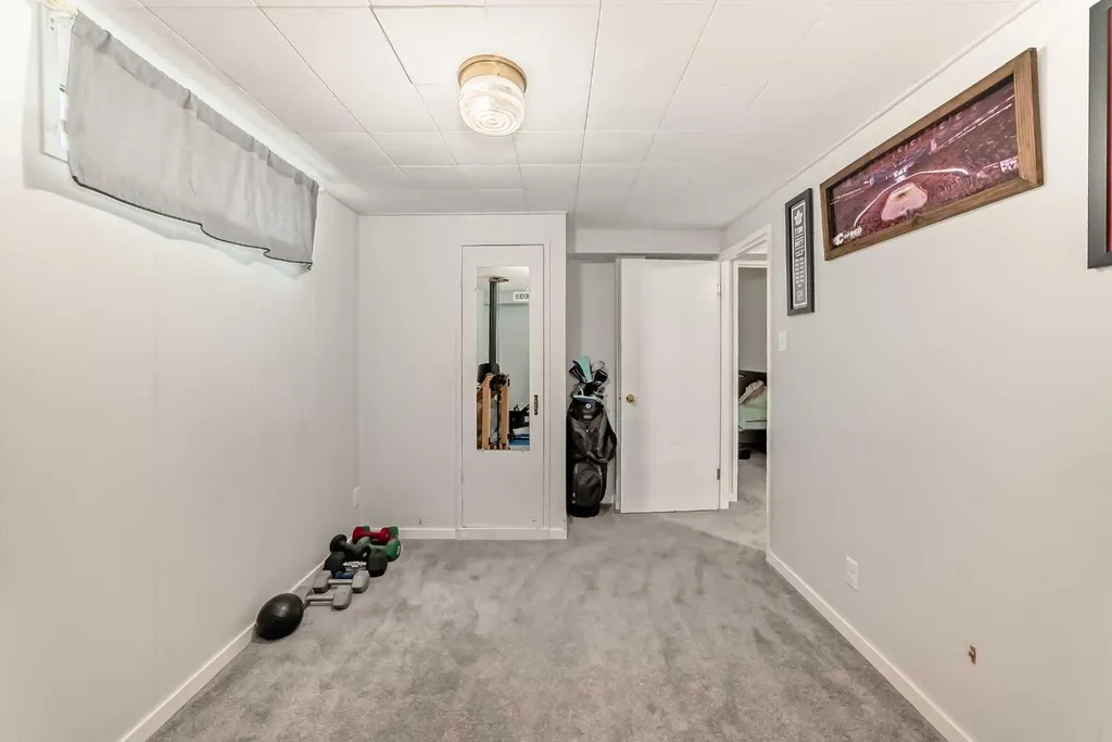 8043 Elbow Drive SW Calgary AB T2V 1K5