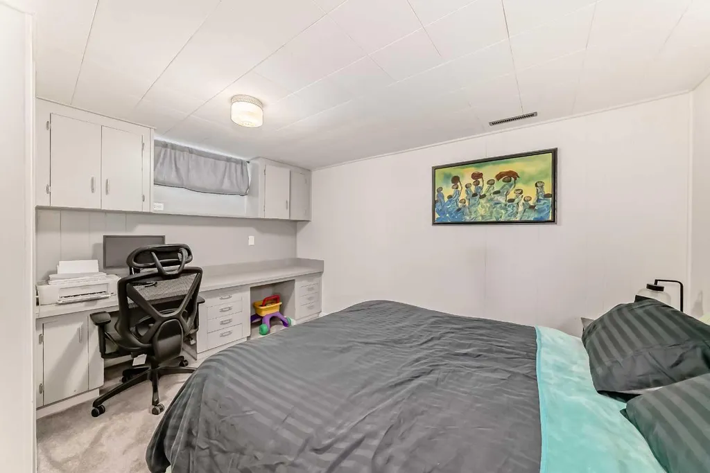 8043 Elbow Drive SW Calgary AB T2V 1K5