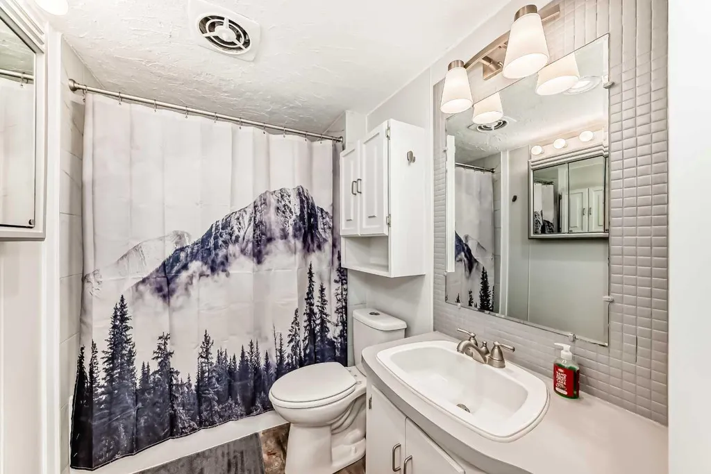 8043 Elbow Drive SW Calgary AB T2V 1K5