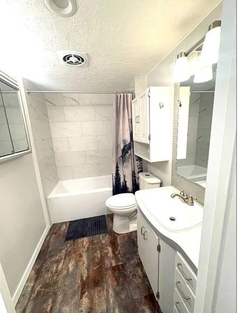 8043 Elbow Drive SW Calgary AB T2V 1K5