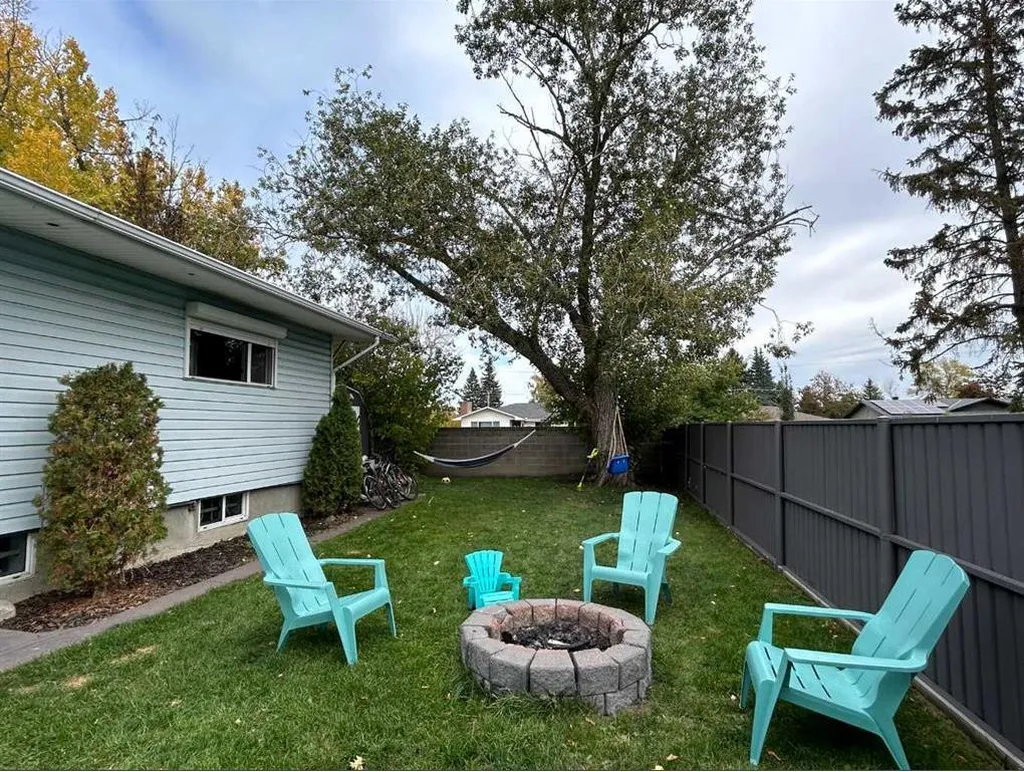 8043 Elbow Drive SW Calgary AB T2V 1K5