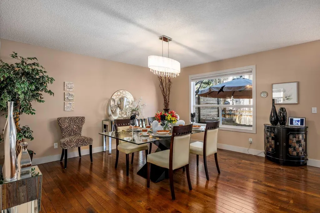 15 Valley Brook Circle NW Calgary AB T5J 1R3