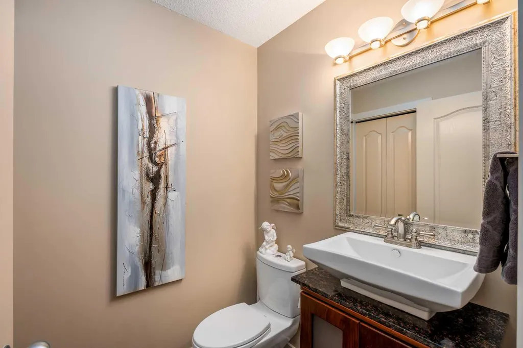 15 Valley Brook Circle NW Calgary AB T5J 1R3