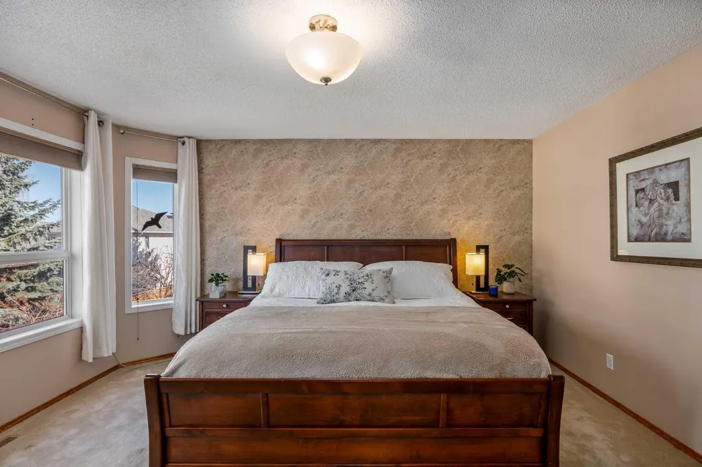 15 Valley Brook Circle NW Calgary AB T5J 1R3