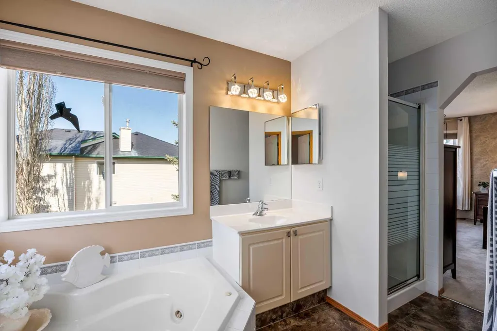 15 Valley Brook Circle NW Calgary AB T5J 1R3