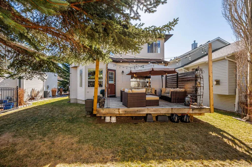 15 Valley Brook Circle NW Calgary AB T5J 1R3