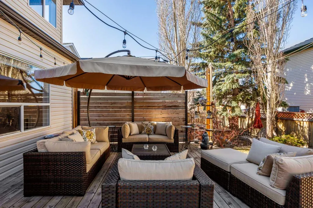 15 Valley Brook Circle NW Calgary AB T5J 1R3