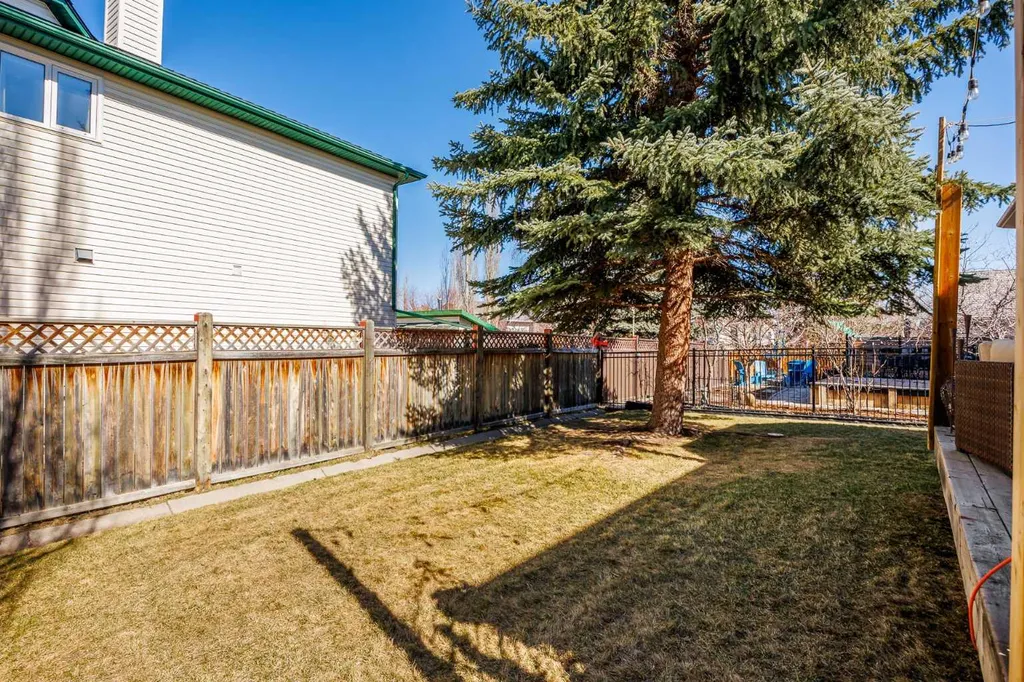 15 Valley Brook Circle NW Calgary AB T5J 1R3