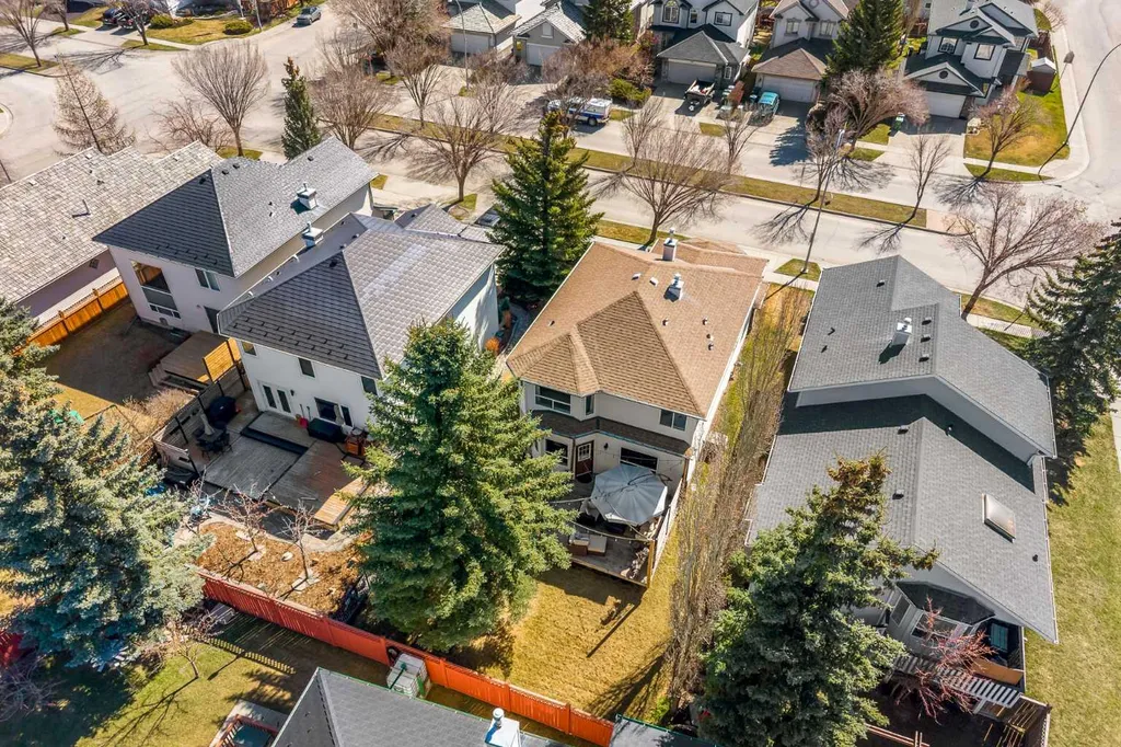 15 Valley Brook Circle NW Calgary AB T5J 1R3