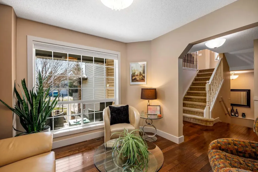 15 Valley Brook Circle NW Calgary AB T5J 1R3