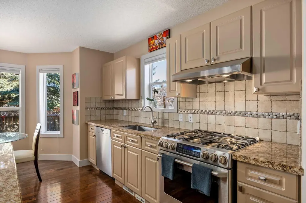 15 Valley Brook Circle NW Calgary AB T5J 1R3