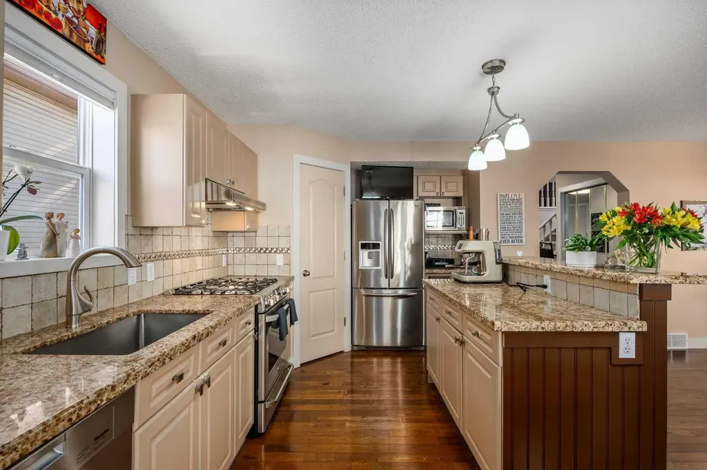 15 Valley Brook Circle NW Calgary AB T5J 1R3