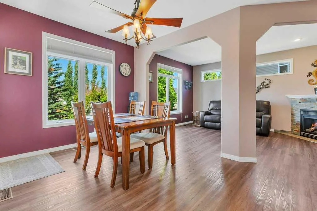 19 Lougheed Close Red Deer AB T4R 3L8