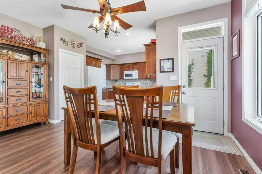 19 Lougheed Close Red Deer AB T4R 3L8