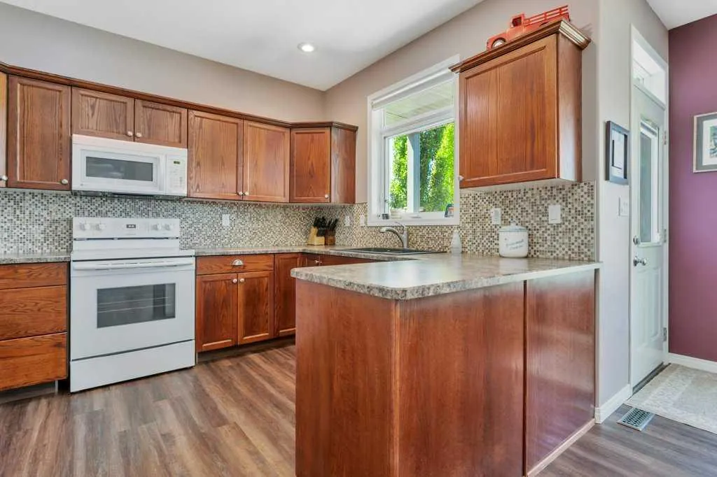 19 Lougheed Close Red Deer AB T4R 3L8