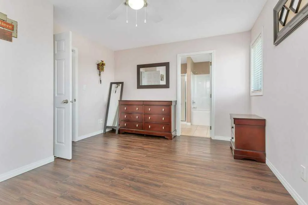19 Lougheed Close Red Deer AB T4R 3L8
