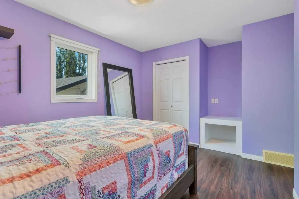19 Lougheed Close Red Deer AB T4R 3L8