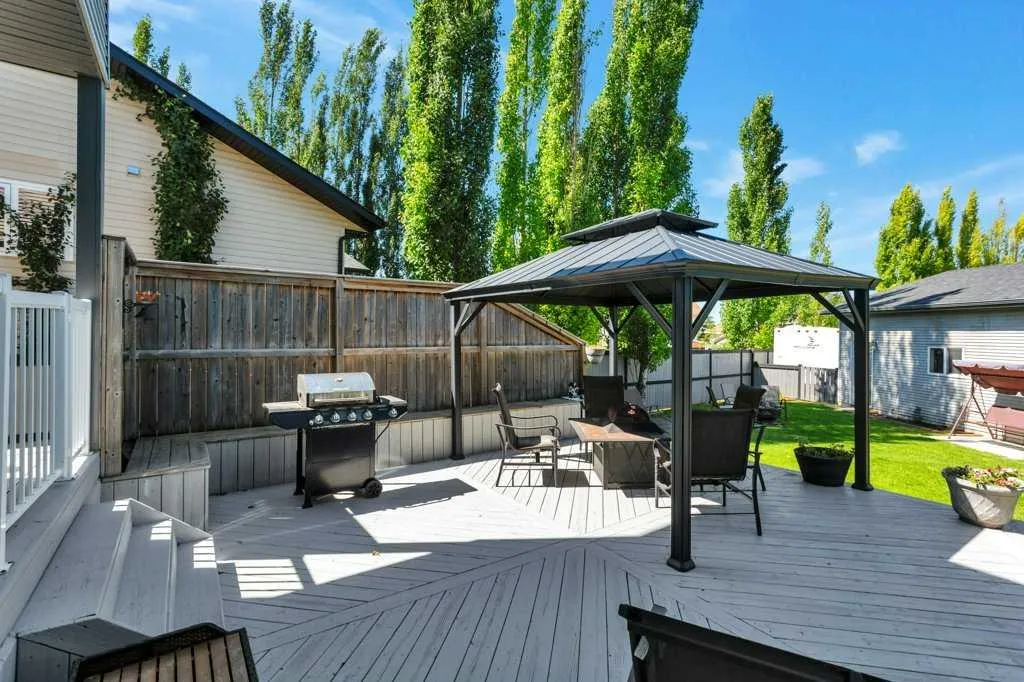 19 Lougheed Close Red Deer AB T4R 3L8