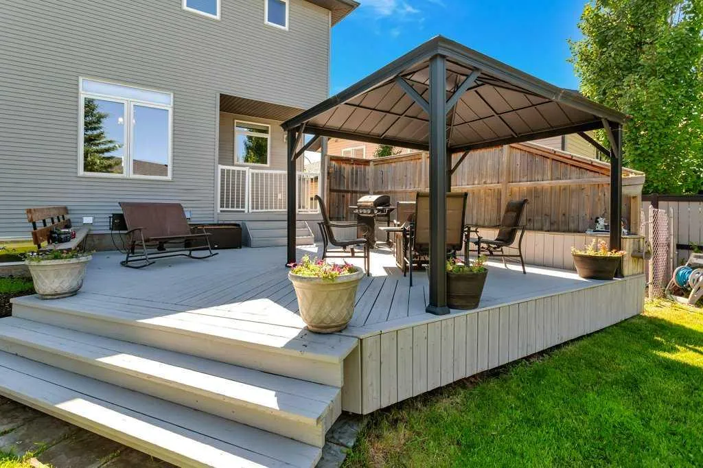 19 Lougheed Close Red Deer AB T4R 3L8