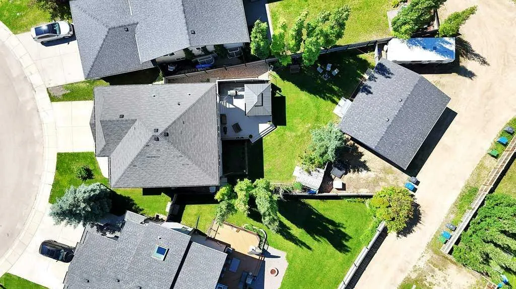 19 Lougheed Close Red Deer AB T4R 3L8