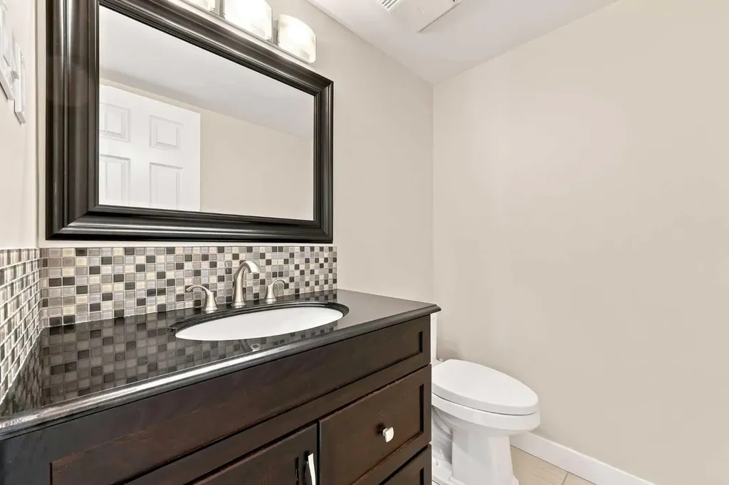 1100 8 Avenue SW Calgary AB T2P 3T9