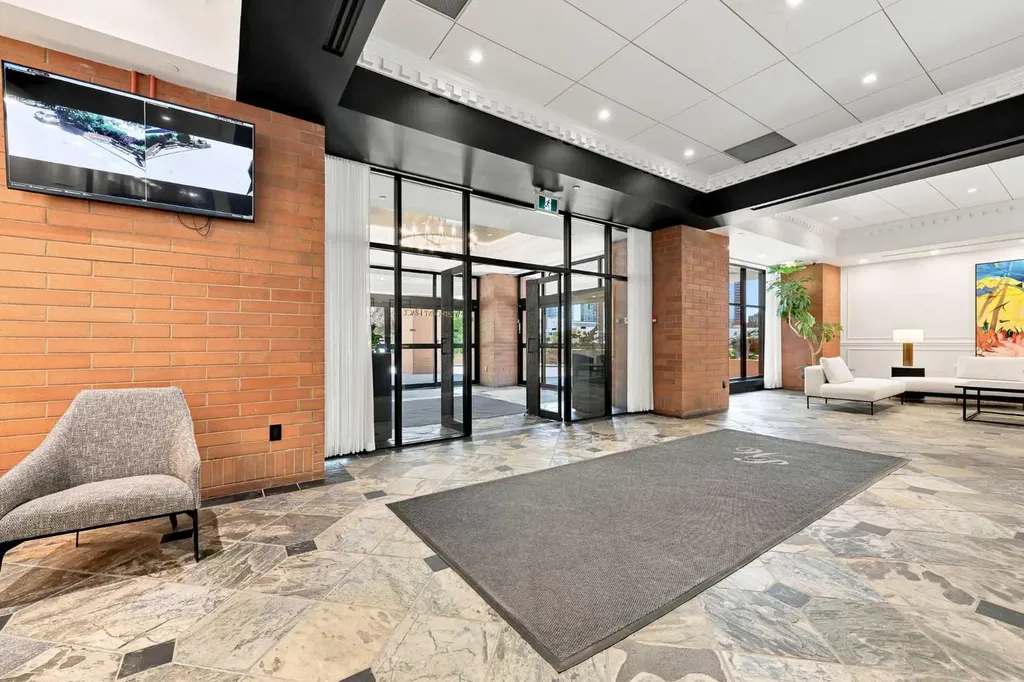 1100 8 Avenue SW Calgary AB T2P 3T9