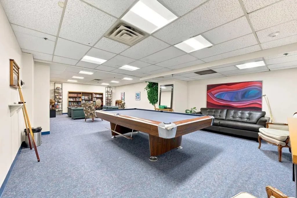 1100 8 Avenue SW Calgary AB T2P 3T9