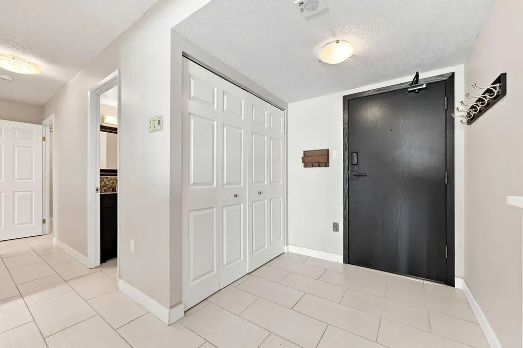 1100 8 Avenue SW Calgary AB T2P 3T9