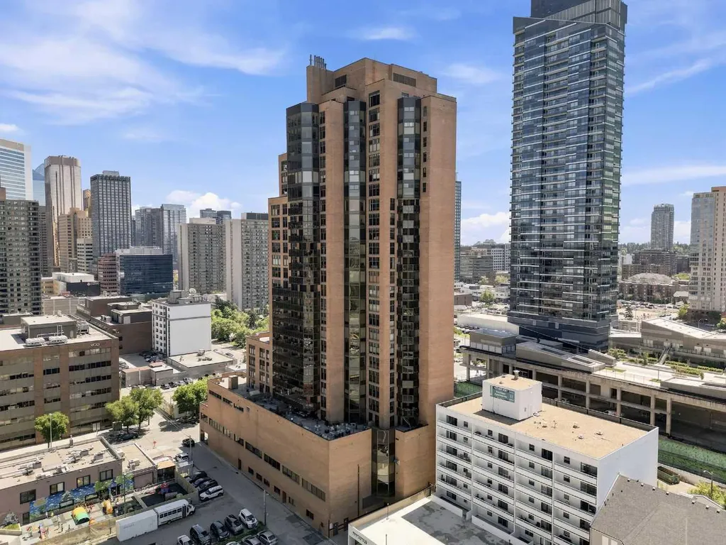 1100 8 Avenue SW Calgary AB T2P 3T9