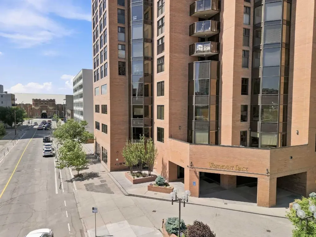 1100 8 Avenue SW Calgary AB T2P 3T9