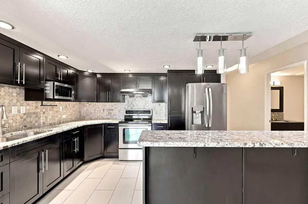 1100 8 Avenue SW Calgary AB T2P 3T9