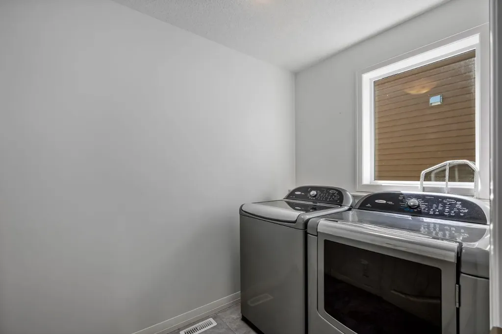 31 Chaparral Valley Way SE Calgary AB T2X 0S1