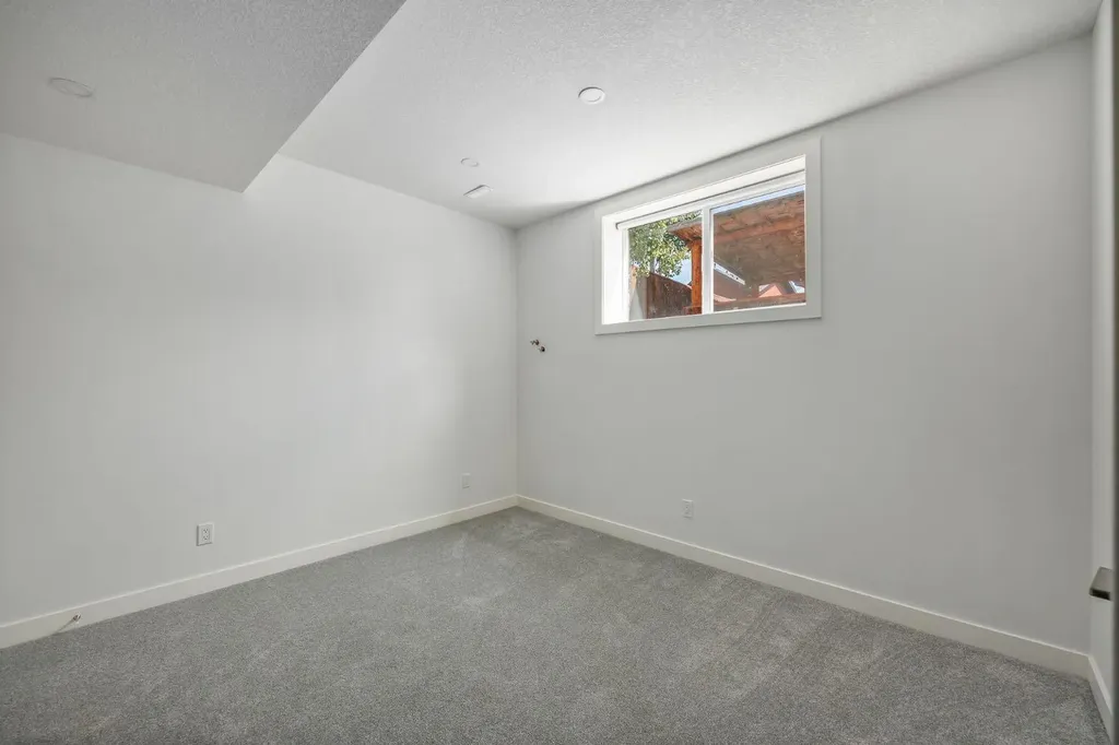 31 Chaparral Valley Way SE Calgary AB T2X 0S1