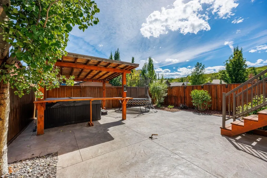 31 Chaparral Valley Way SE Calgary AB T2X 0S1