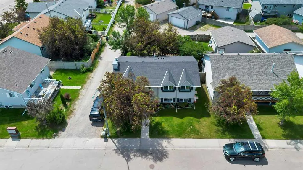 1924 Strathcona Terrace Strathmore AB T1P 1S1