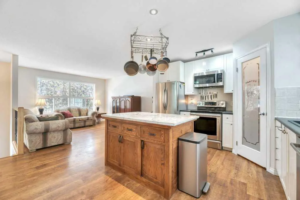 1924 Strathcona Terrace Strathmore AB T1P 1S1