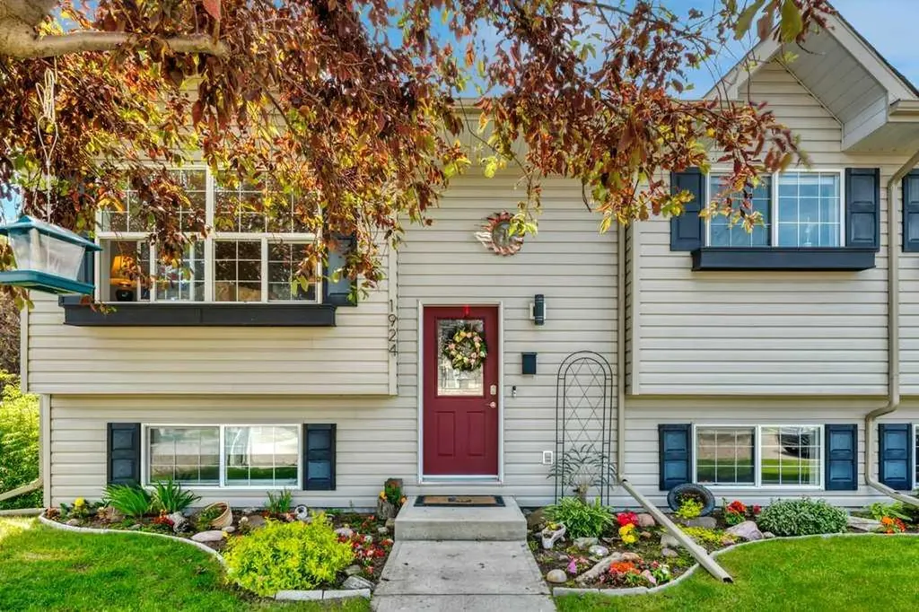 1924 Strathcona Terrace Strathmore AB T1P 1S1